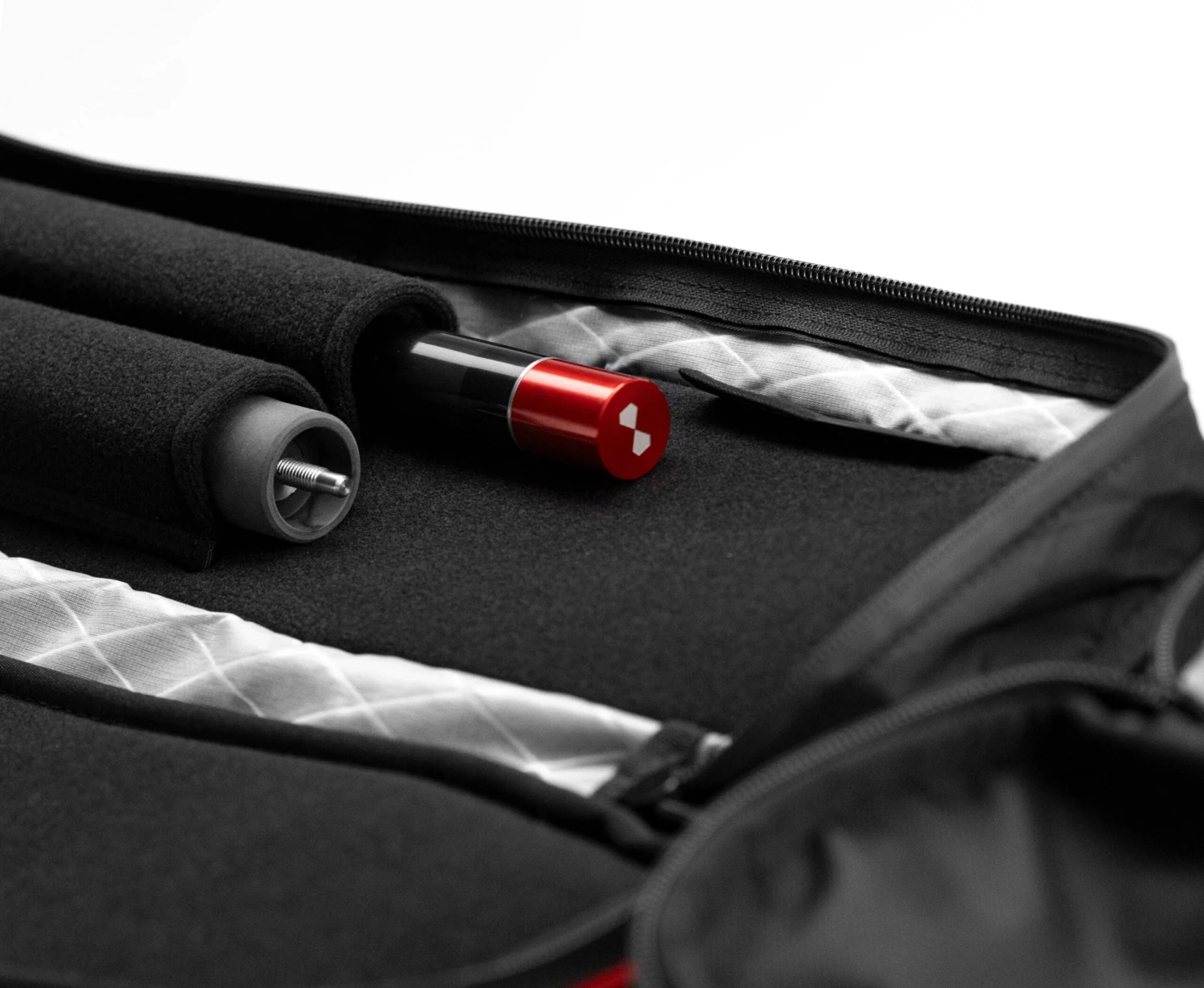 Becue Arax 4x8 Soft Butterfly Cue Case - Red 14 Becue Arax 4x8 Soft Butterfly Cue Case - Red - Image 14