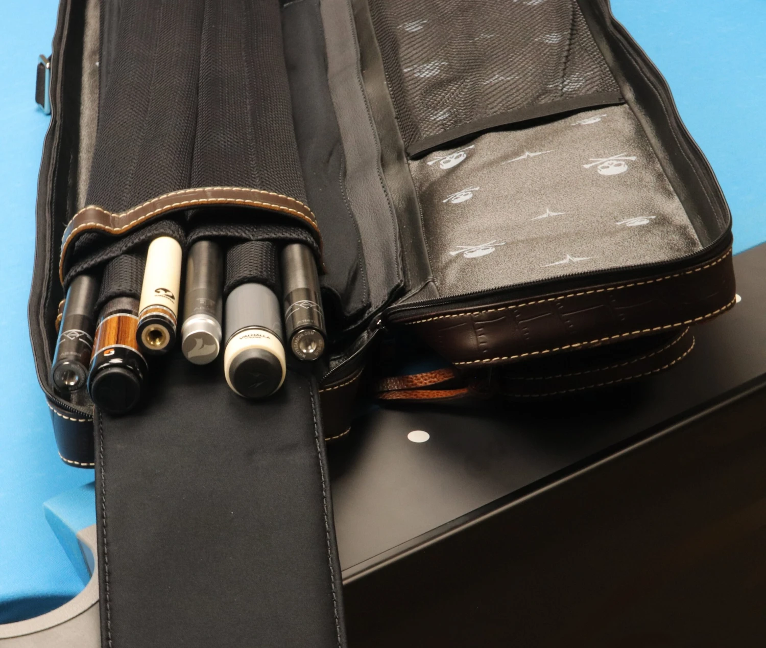 Triple 60 Fedor Gorst Limited 4X8 Custom Two-Tone Brown Leather Butterfly Soft Cue Case 5 Triple 60 Fedor Gorst Limited 4X8 Custom Two-Tone Brown Leather Butterfly Soft Cue Case - Image 5